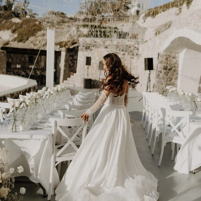 Hochzeitsmoderator Santorini für Ihre Hochzeit im Ausland